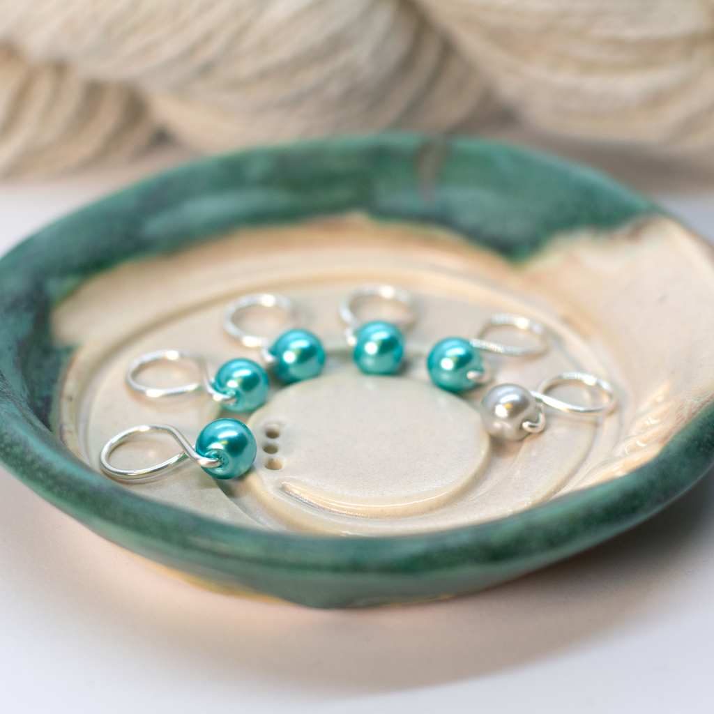 Medium Snag-free Stitch Markers : Silver: Candy rainbow