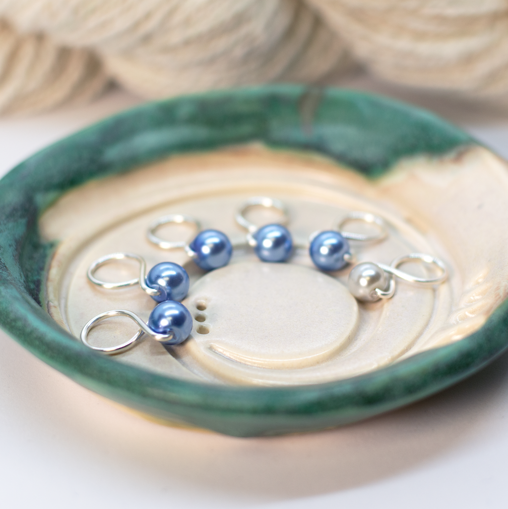 Medium Snag-free Stitch Markers : Silver: Mardi gras