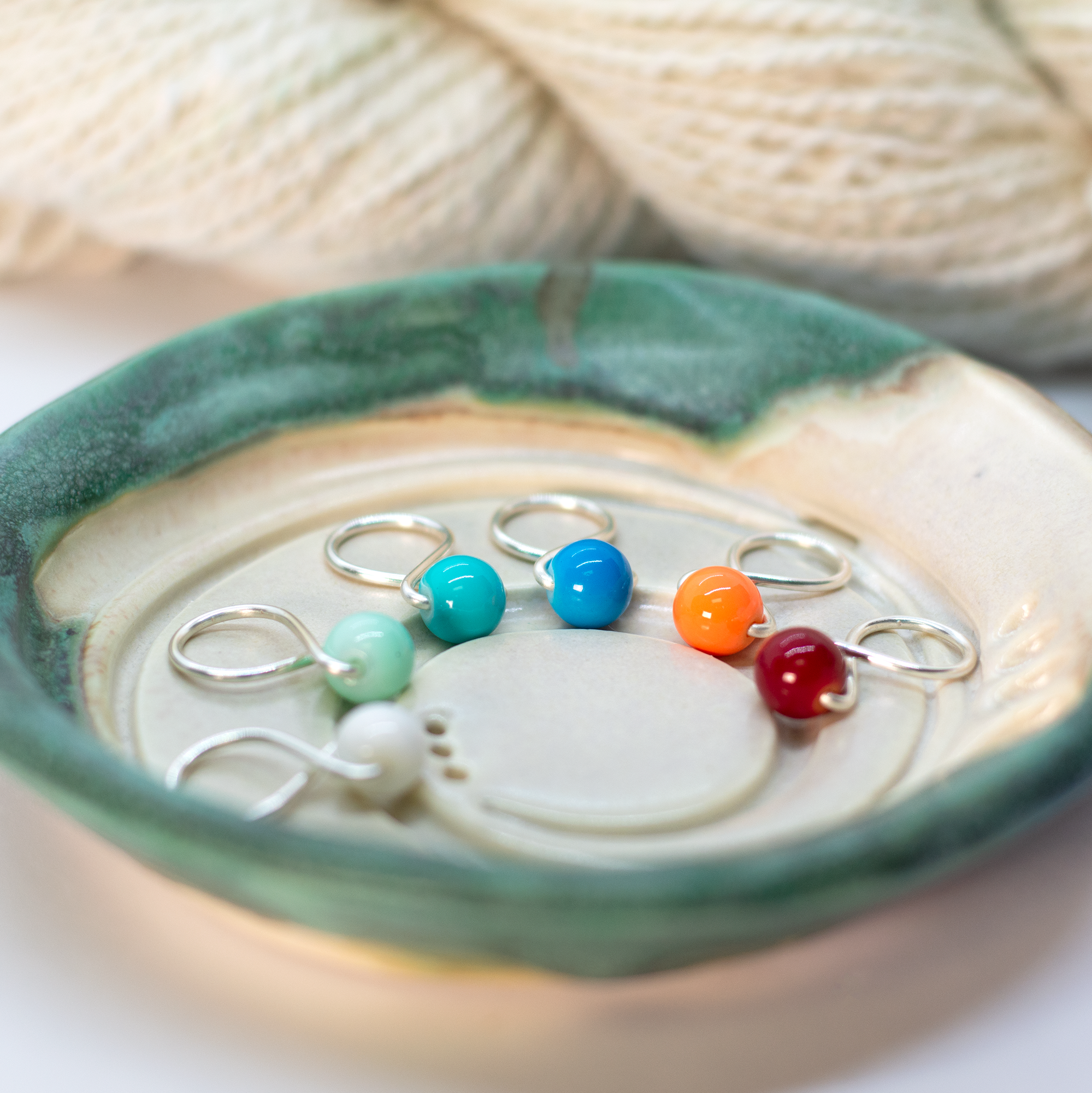 Medium Snag-free Stitch Markers : Silver: Roller rink