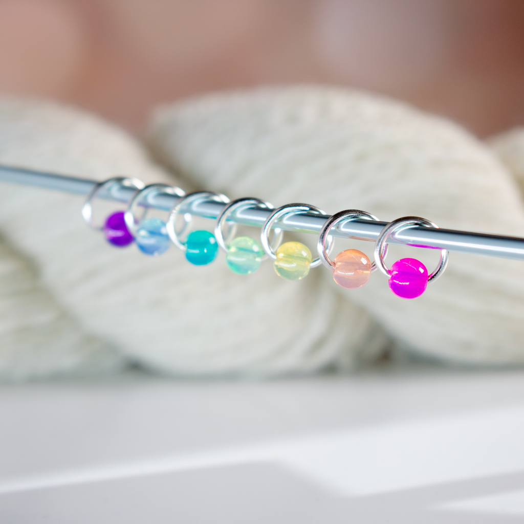 Small Snag-free Stitch Markers : Silver: Neon rainbow